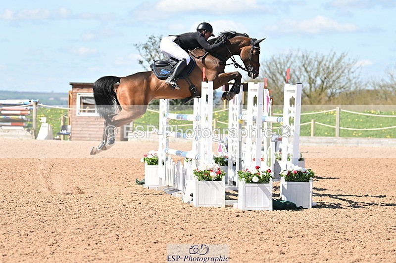 240418A-114619-02680 - Cls 5, 2 Star Medium Tour 1.35m