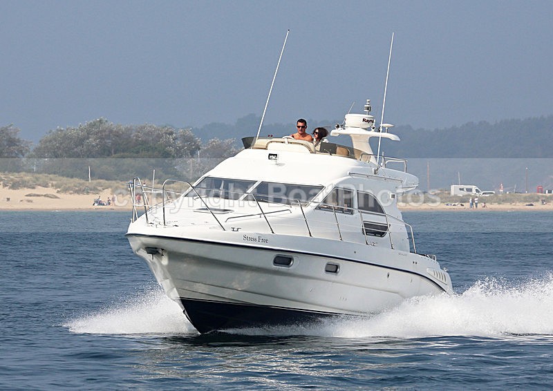 140907 STRESS FREE SEALINE F33 WT7A3946 - Flybridge Cruisers