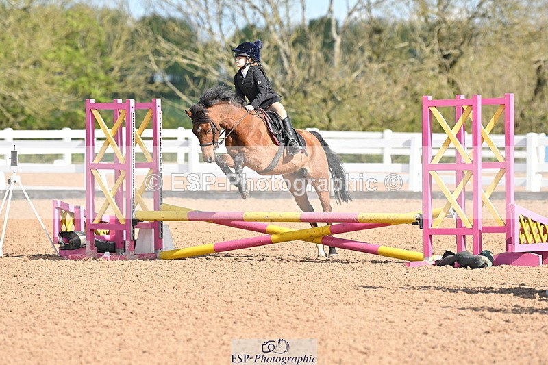 240504A-091841-00076 - Cls 11 Clear Round 50cm