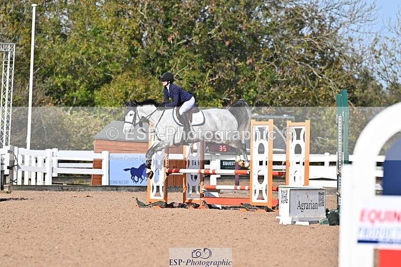 261028-110540-00177 - British Novice and 90cm