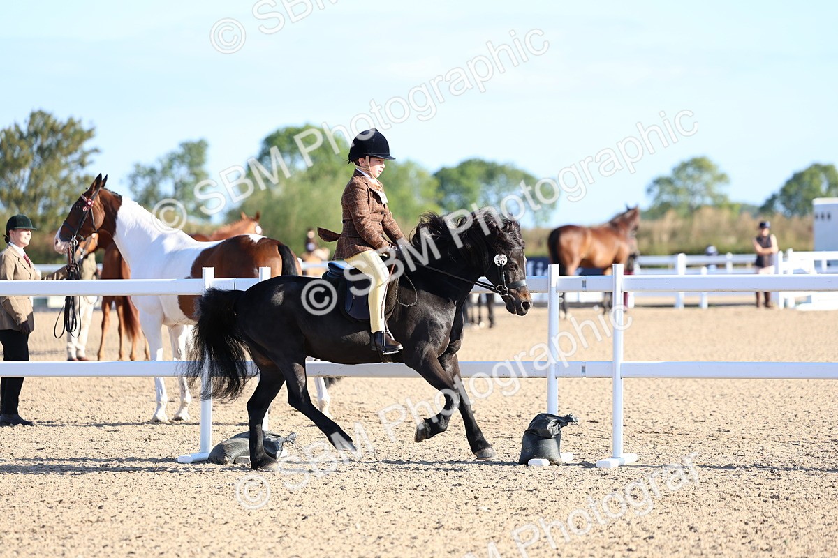 SBM_07802 - Class 301 - Ridden M&M - Small Breeds