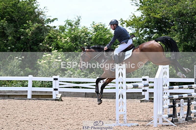 240619A-140618-00401 - Cls 4 Snr Newcomers and 1.10m Open