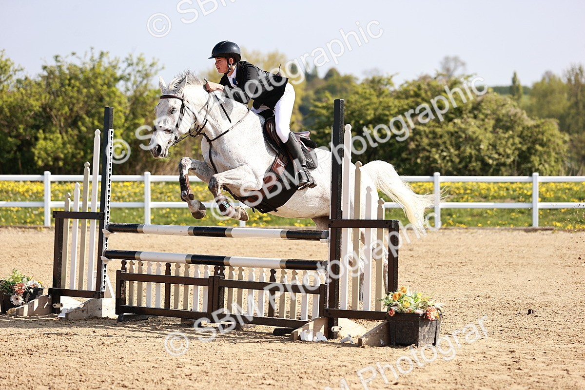  - Class 21 - Senior British Novice - 90cm