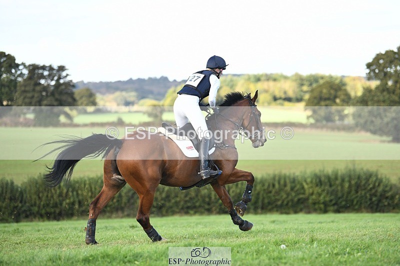 231022-144915-29082 - 327-ENSOR.VAN.HET.HELLEHOF-Francesca.Swallow-XC