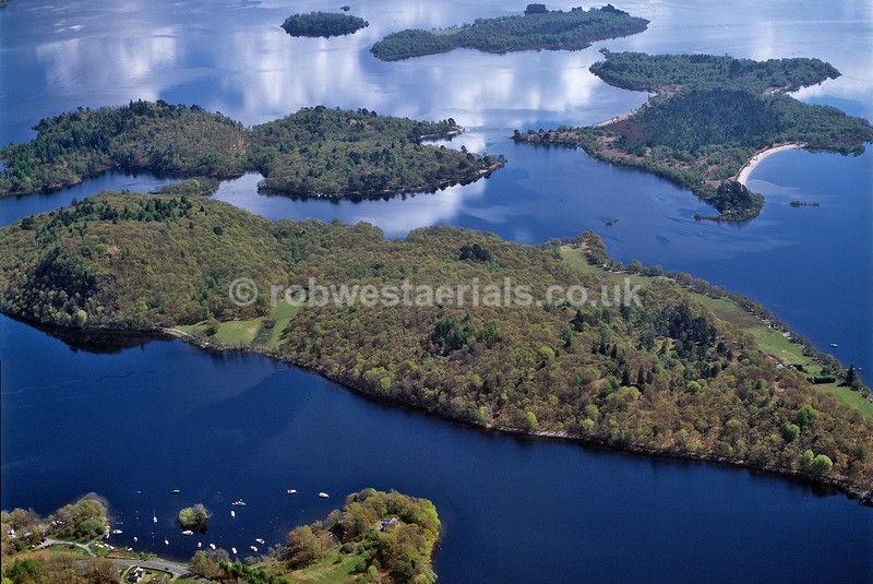 A00323B Islands of Loch Lomond from above Aldochlay in 2002 - Lochs, glens and rivers