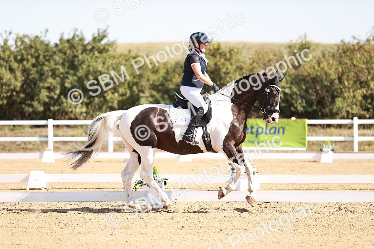 SBM_004321 - Class 12 - Novice 5 - 10.31-11.41