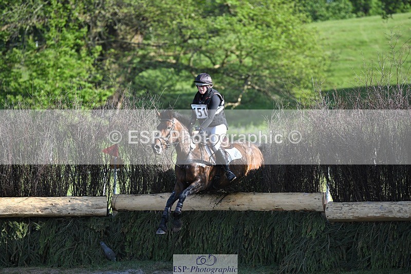 230527-180049-14026 - 151-GREANNANSTOWN_QUARRYMAN_GIRL-Grace_Taylor-XC