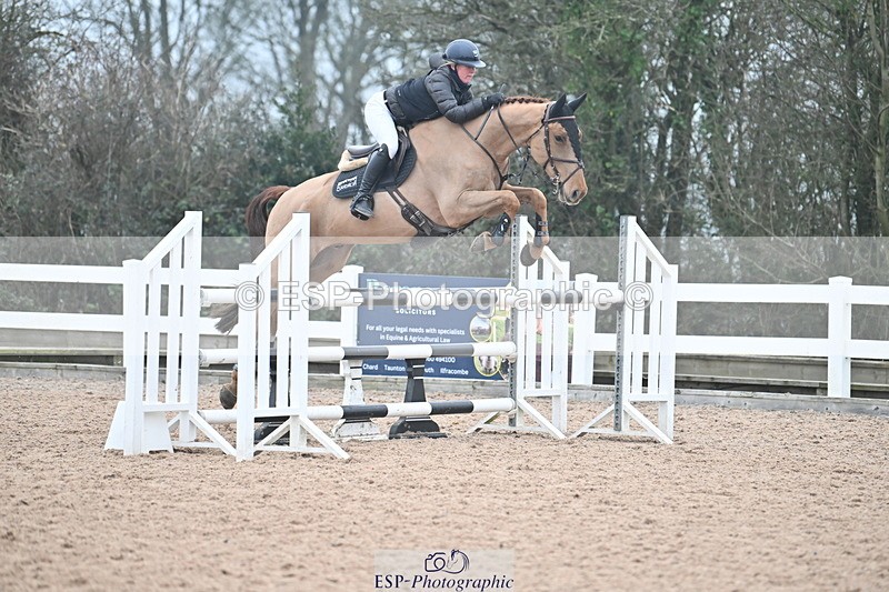 240113A-125112-02063 - Cls 12 Newcomers and 1.10m Open