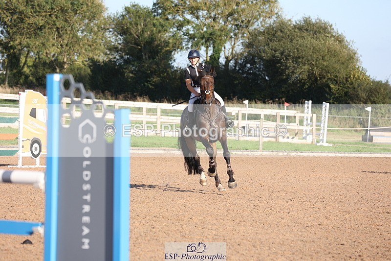 230915A-172429-03271 - Cls 7 Snr 1.20m Derby