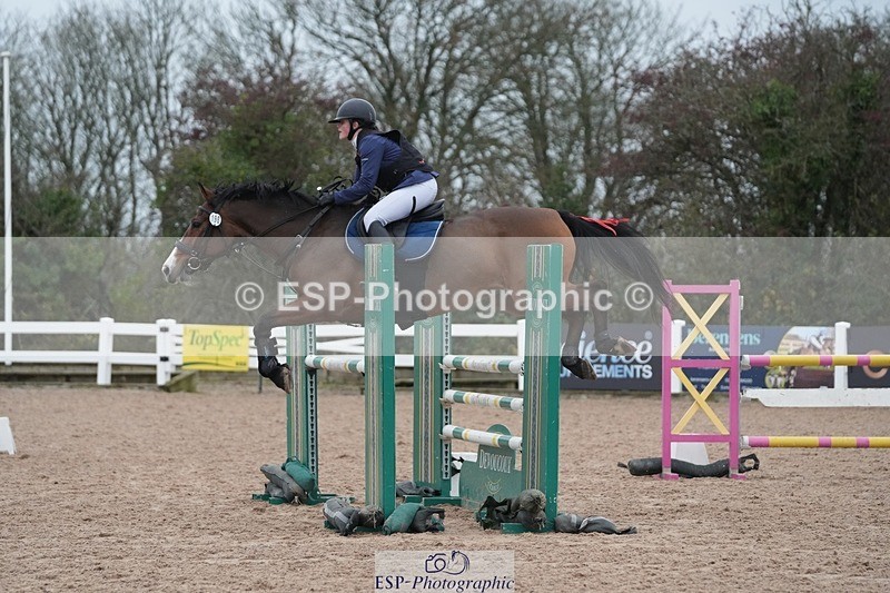 251109-115756-03687 - Cls 20 Newcomers and 1.10m Open