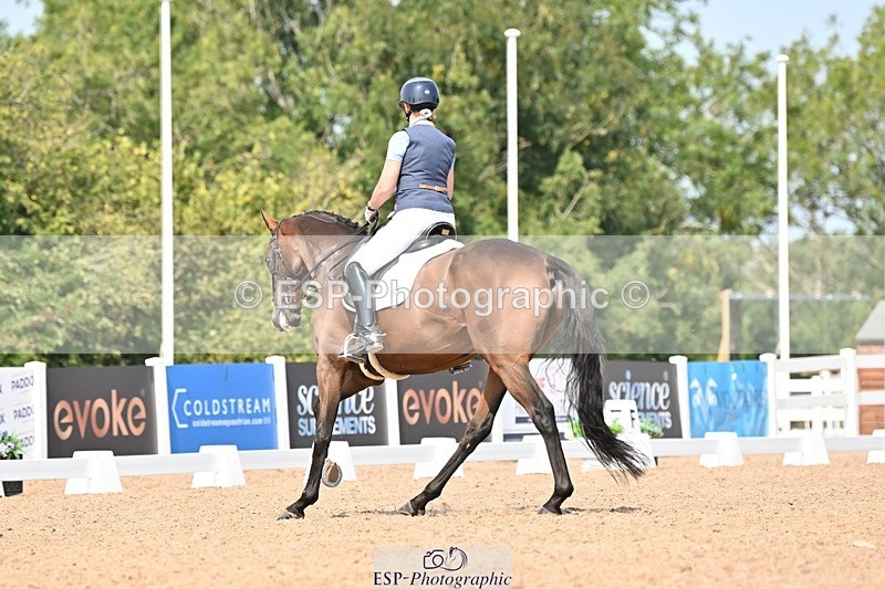 250816-131355-04614 - 092-Nikki.HandHigher.Ground