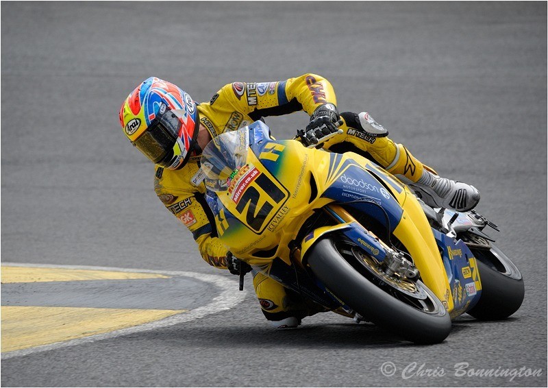 In touch with the ground - Action