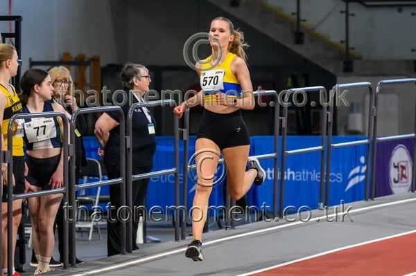 Age26SUN-919047 - Track Female