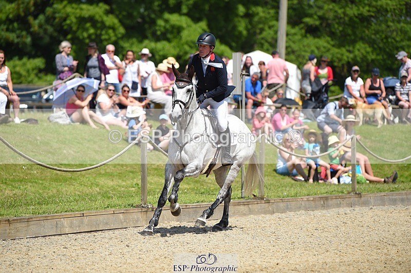 230528-113104-15246 - 302-EN_TARO_DES_VERNIER-Oliver_Townend-SUNTrotUp+SJ