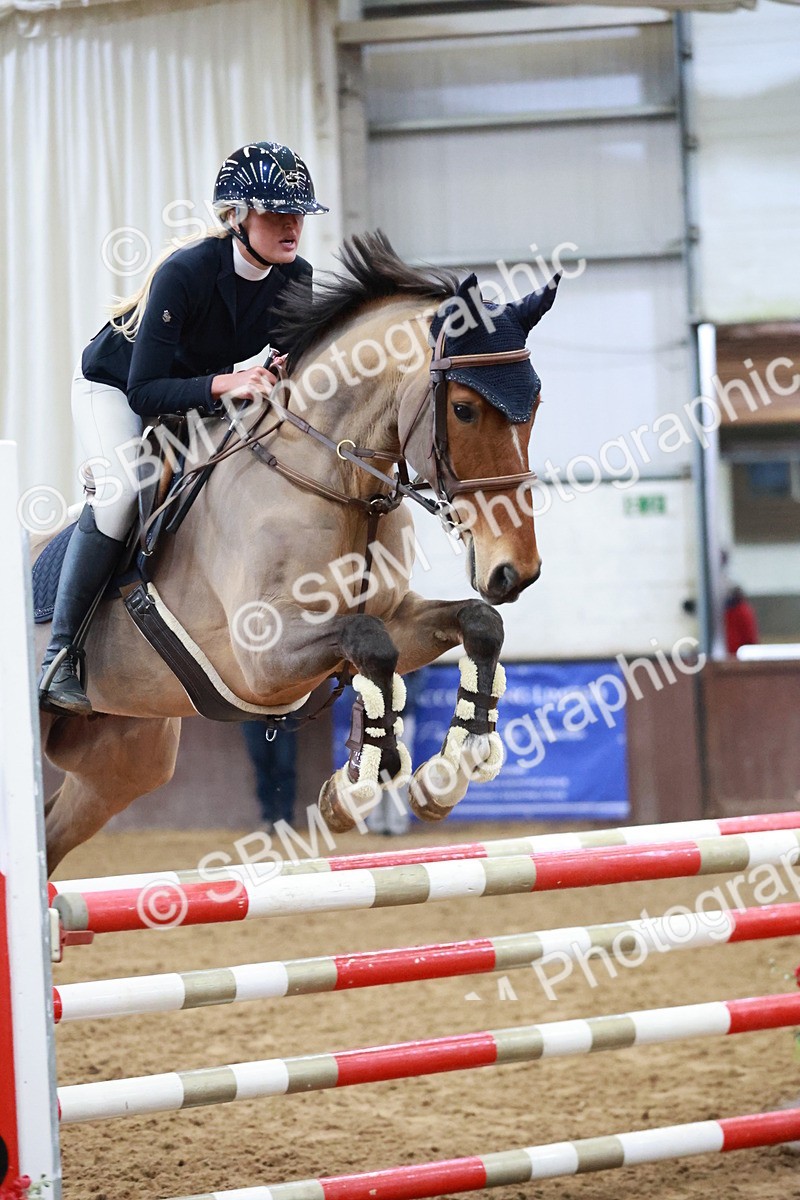 SBM_000829_Class 3 - Senior Discovery - 100m - Customer Cart - Lily