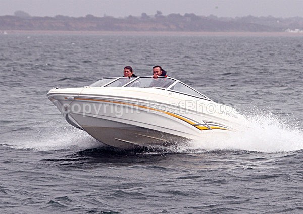 110625 MAESTRO LARSON IMG_3463 - Speedboats