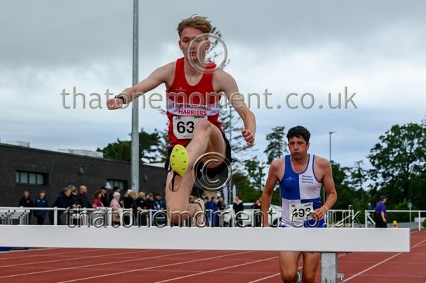 ComMast25-910690 - Track Male Set Two