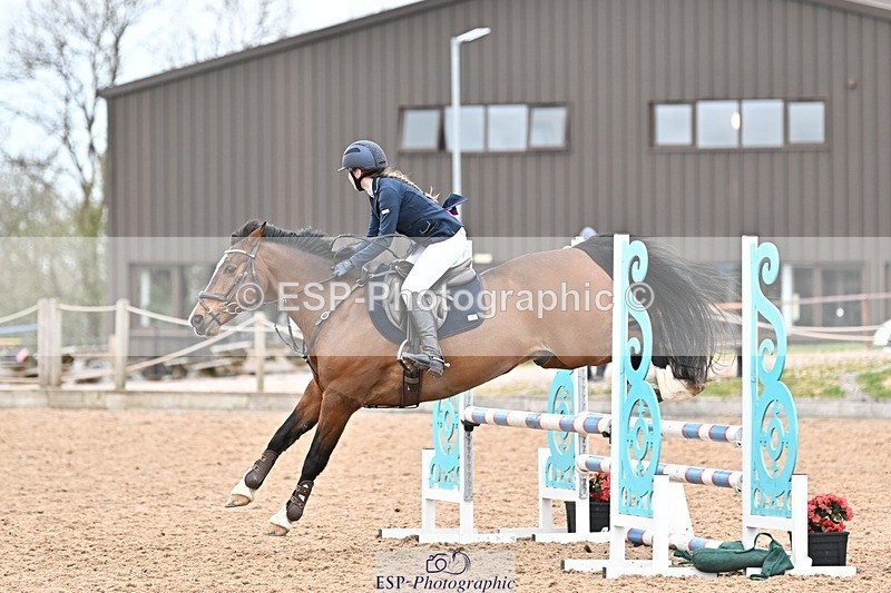 250414-112632-00522 - 90cm Round 1