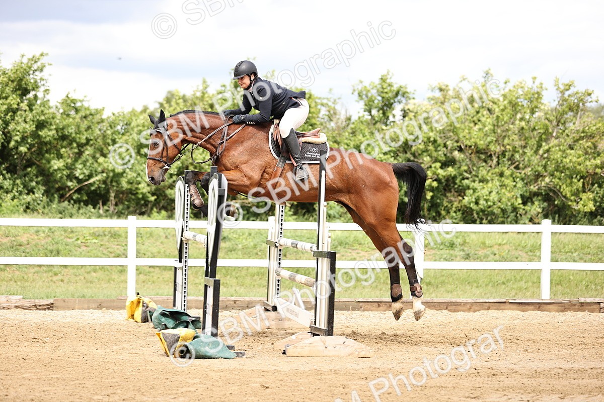 SBM_003099 - Class 11 - Senior Newcomers - 1.10m