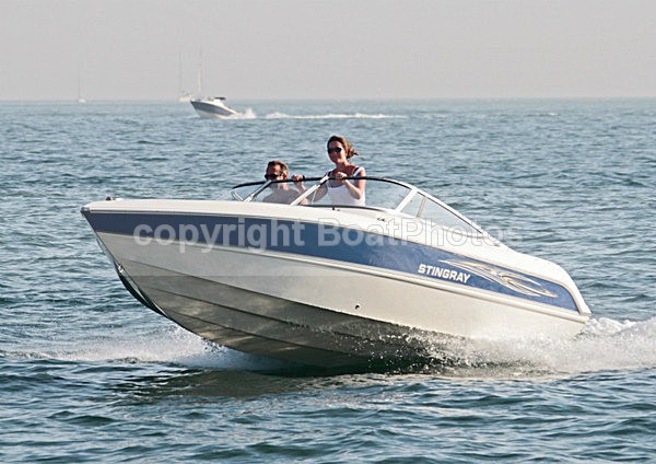 111001 STINGRAY IMG_1958 - Speedboats