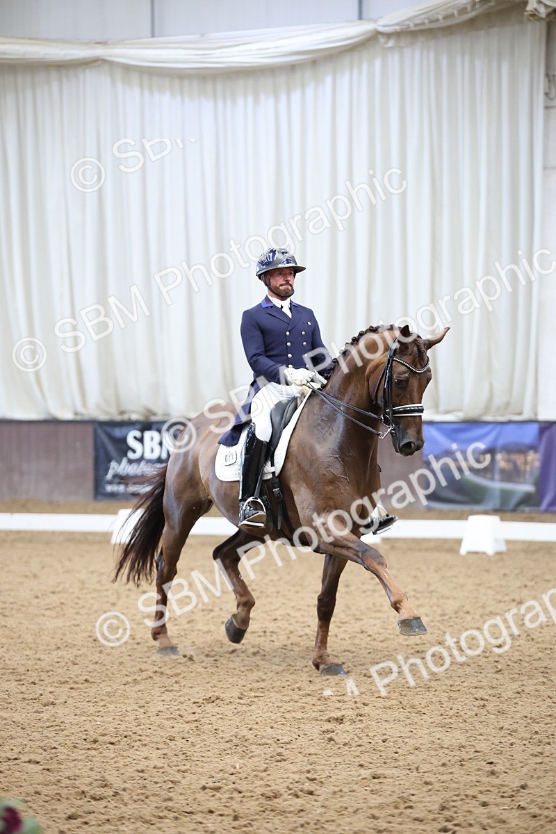 SBM_004813 - Class 9 - FEI Inter 1 Gold - 16.59-17.47