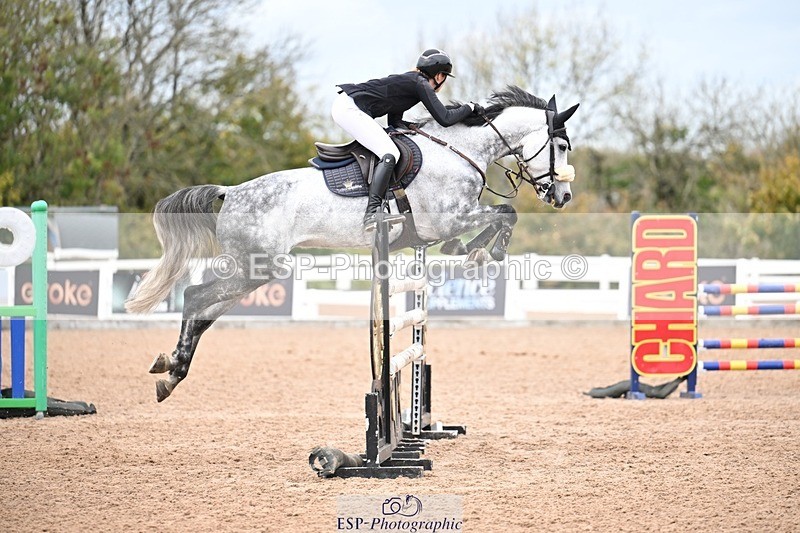 251022-142816-00660 - Cls 6 Snr Foxhunter 1.20m