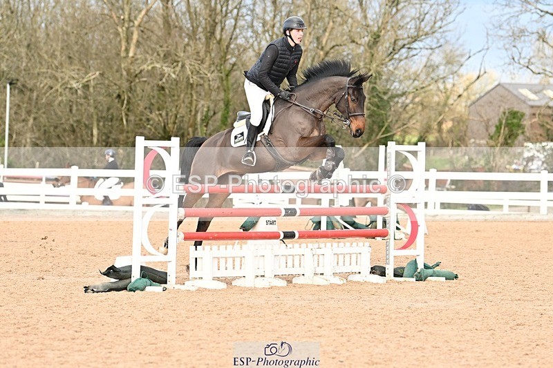 241208-131721-01738 - Cls 21 Newcomers and 1.10m Open