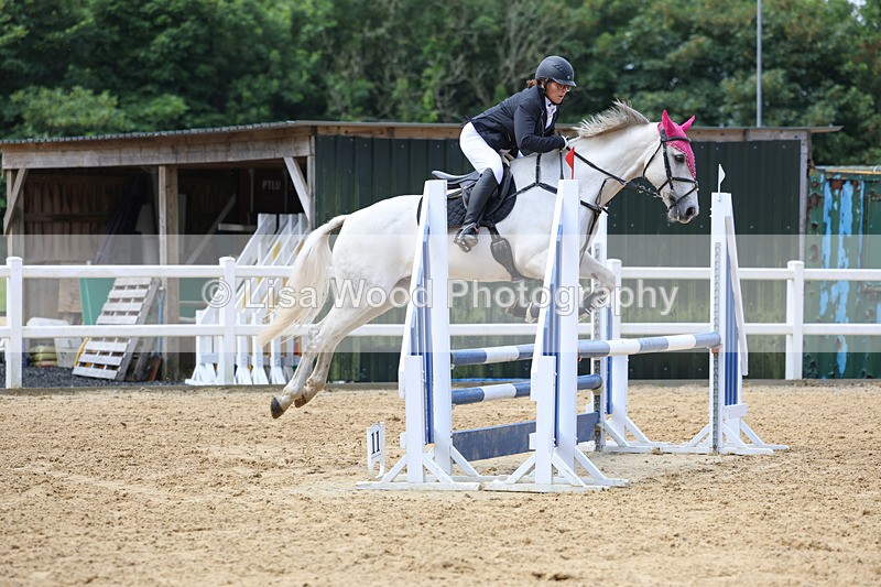 3E7A3052 - Class 4: Senior British Novice/90cm open