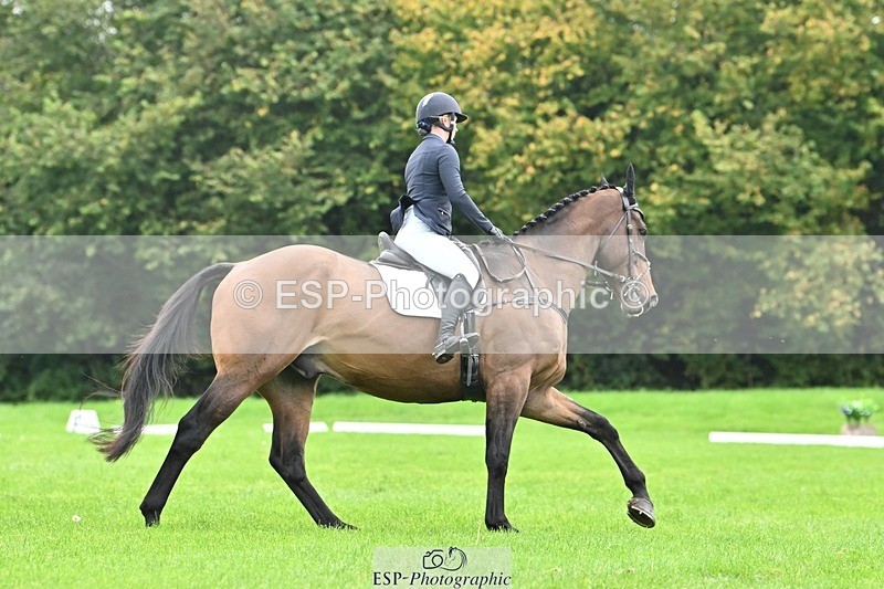 241024-143038-04319 - 582-Courtney.Romcke-JD.ON.THE.ROCKS