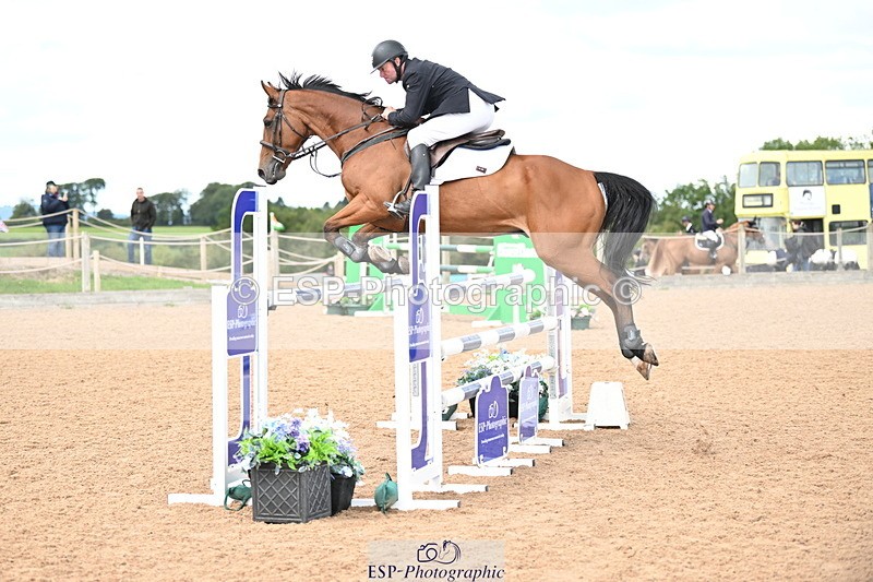 240912A-123438-01502 - Cls 3 Snr Foxhunter