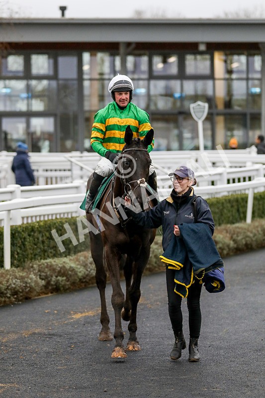 110124-Race 4-Hasthing-5104 - Race 4