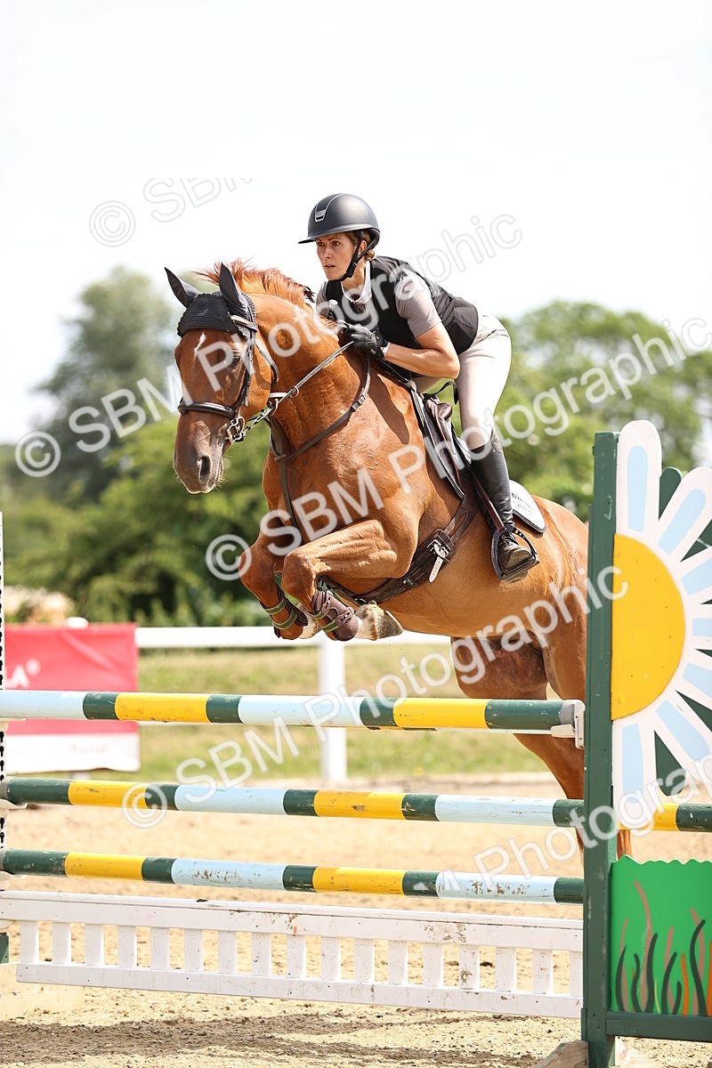 SBM_000495 - Class 15 - Redpost Equestian Senior Foxhunter - 1.20m