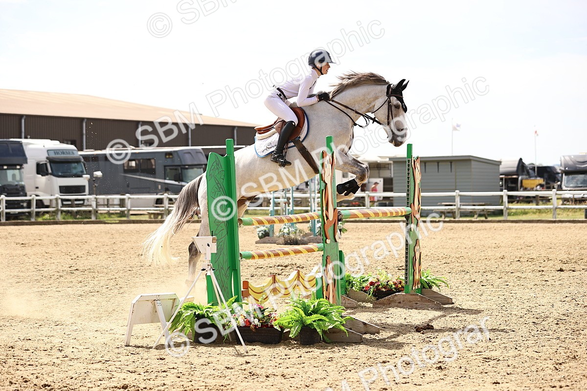 SBM_000703 - Class 15 - Redpost Equestian Senior Foxhunter - 1.20m