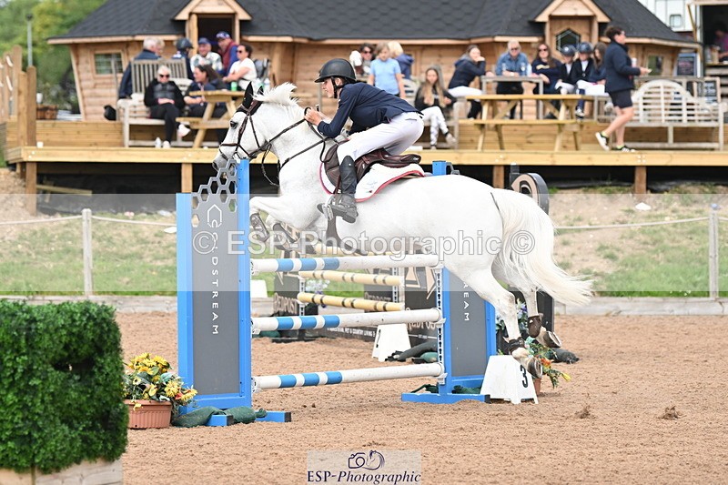 240630A-142311-14131 - Cls 25 HOYS 138cm Qualifier