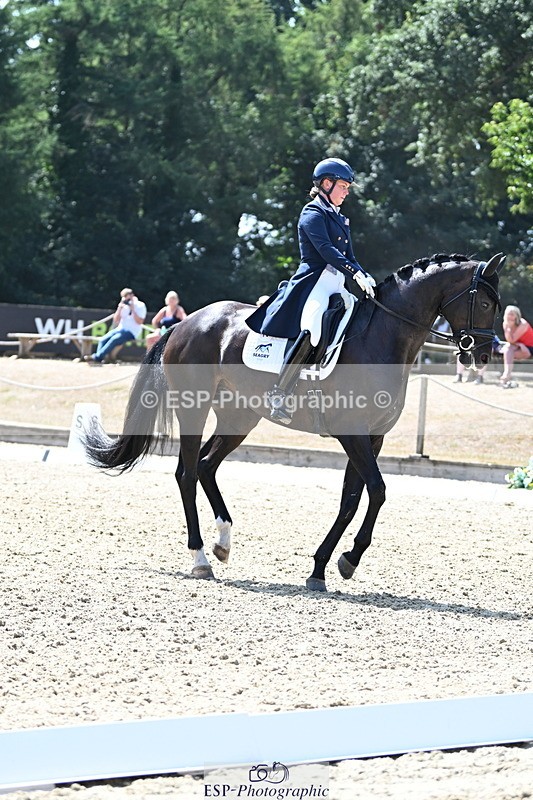 250810A-140029-07180 - 070-Abbie.NewburySeagry.Firstamour