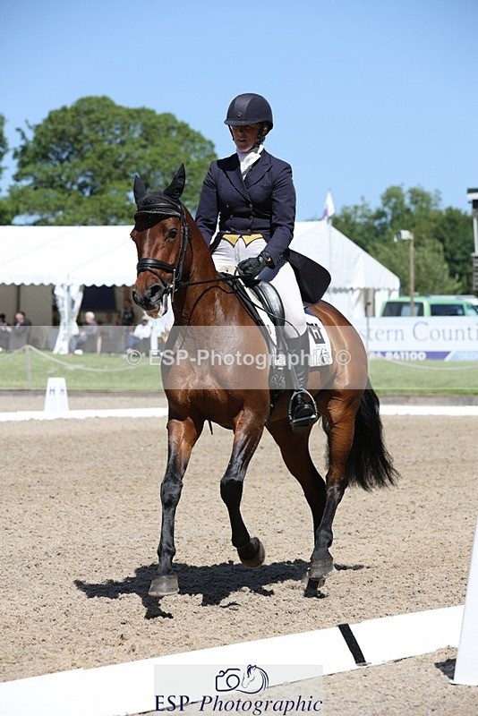 230526-111903-06027 - 151-GREANNANSTOWN_QUARRYMAN_GIRL-Grace_Taylor-WEDTrotUp+DR