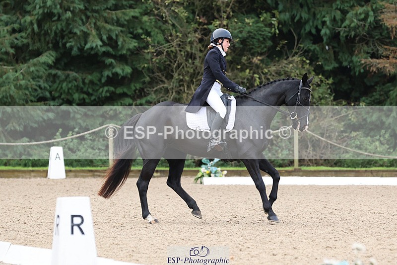 241024-094137-01140 - 128-Lottie.Turnell-TRICKLE