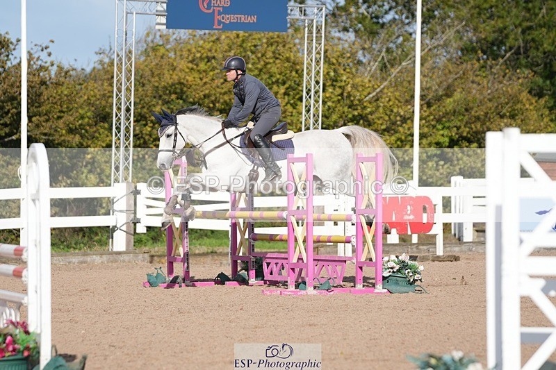 251005-103756-02598 - Cls 22 British Novice and 90cm