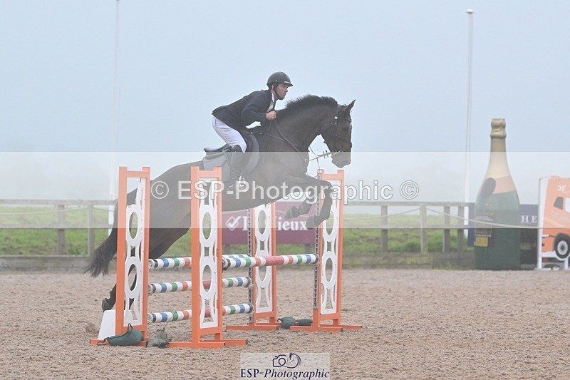 240813-193604-00976 - Classes 7 A&B 90cm