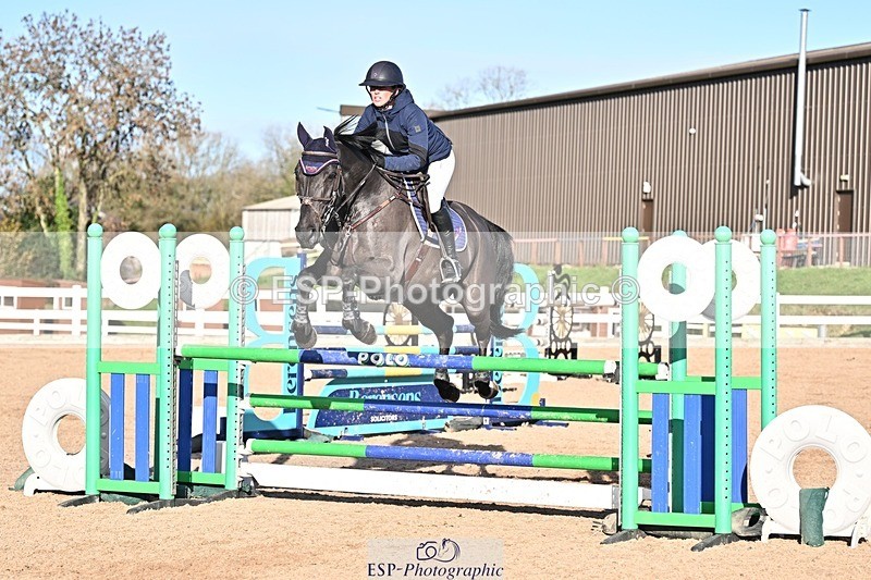 251119-133538-00481 - Cls 4 Newcomers and 1.10m Open