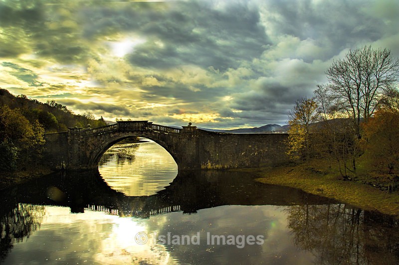 The Old bridge over Loch Fyne - Around Argyll
