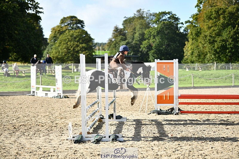 251004A-152240-01805 - Classes 8 & 9 70cm