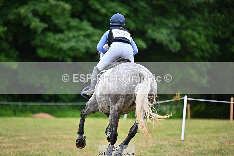 250524A-125511-10738 - B-357-Rosalind.Canter-ARMSCOTE.EXPLORER