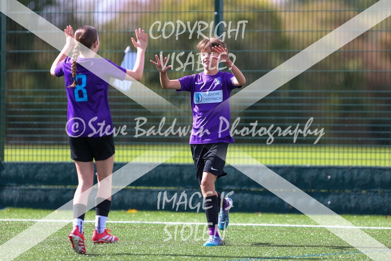 1DX30709 - 2025-09-13 FC Abbey Meads U13 Blue Girls V AFC Corsham U13 Pumas
