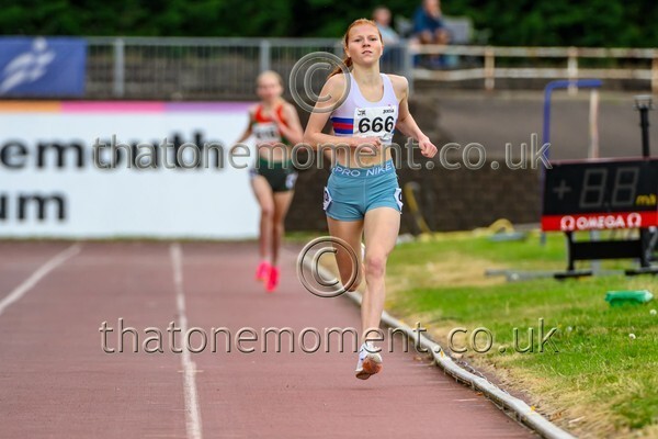 Sen25SUN-927177 - Track Female