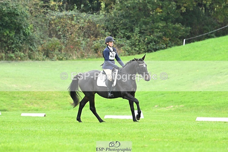 241024-150720-04710 - 423-Alexandra.Erskine.Scott-PRIMITIVE.DAYLIGHT