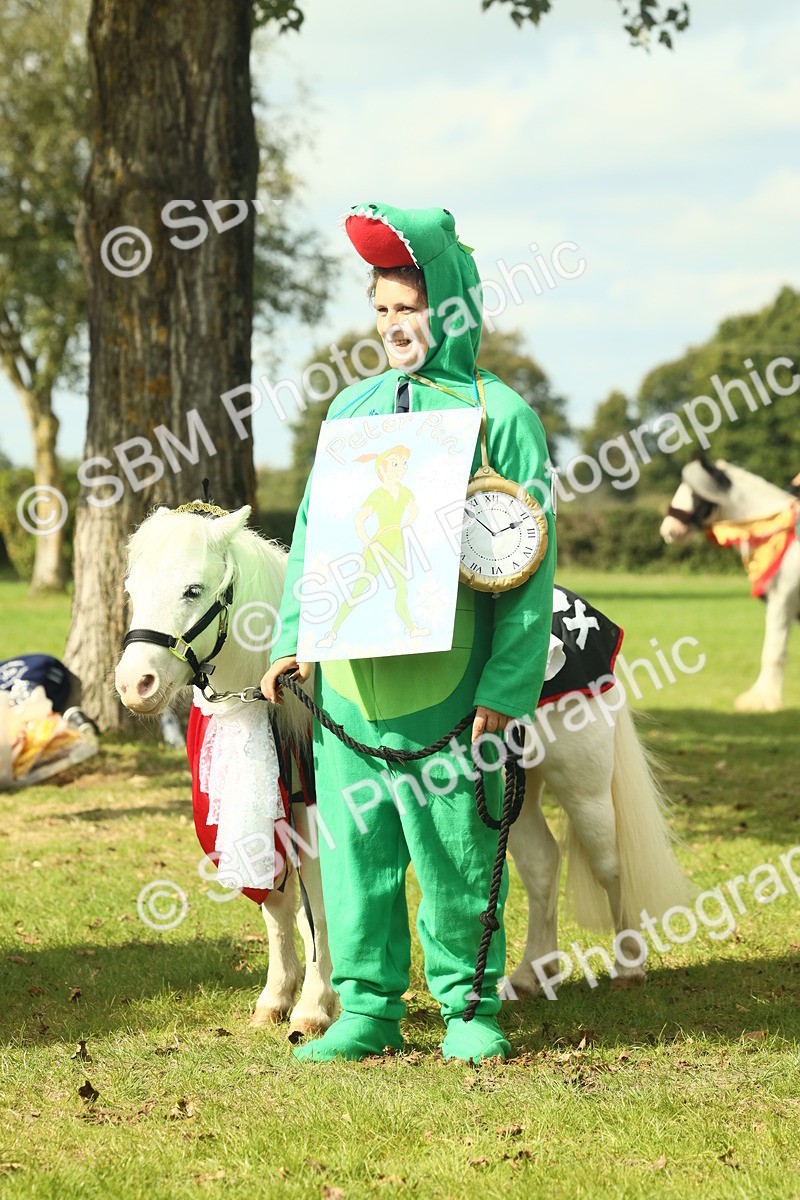 SBM_63641 - S35 - Fancy Dress Showing