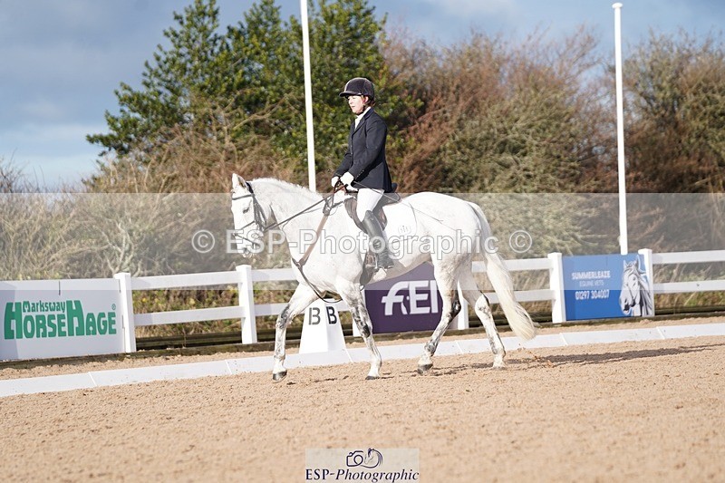 241214-130704-00569 - 105-Janine.Paterson-Machas.Grey