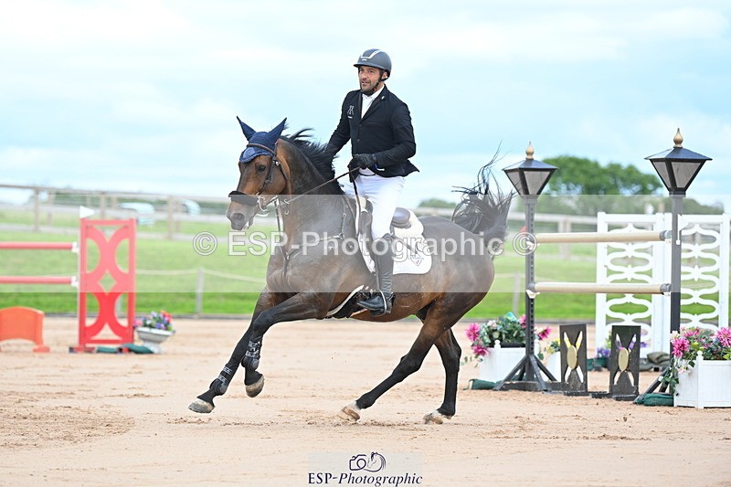 230721A-151931-07178 - Cls 10, 2 Star Big 1.45m Start to break