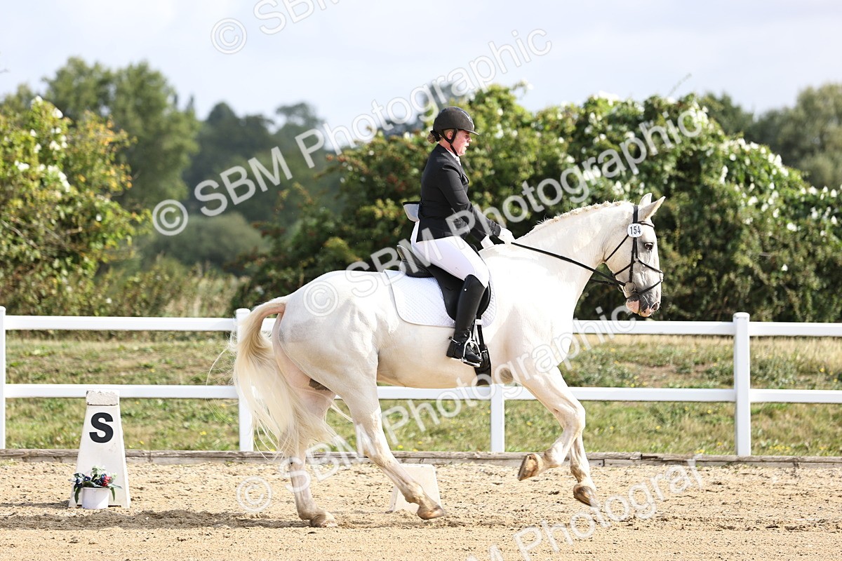 SBM_015379 - Class 14 - Novice 23 - 9.05-10.08